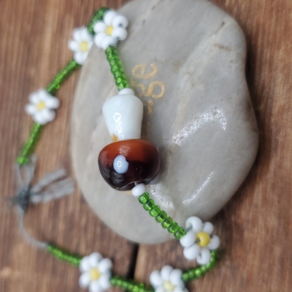 B2909 daisy chain mushroom cottagecore Hand-blown‎ glass bracelet - Picture 2 of 3